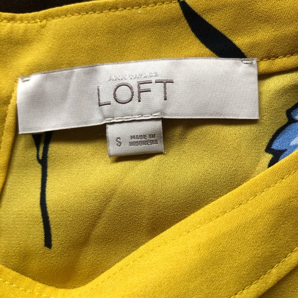 Loft Mustard Yellow Blouse with Blue Floral Print size Small - Picture 5 of 6